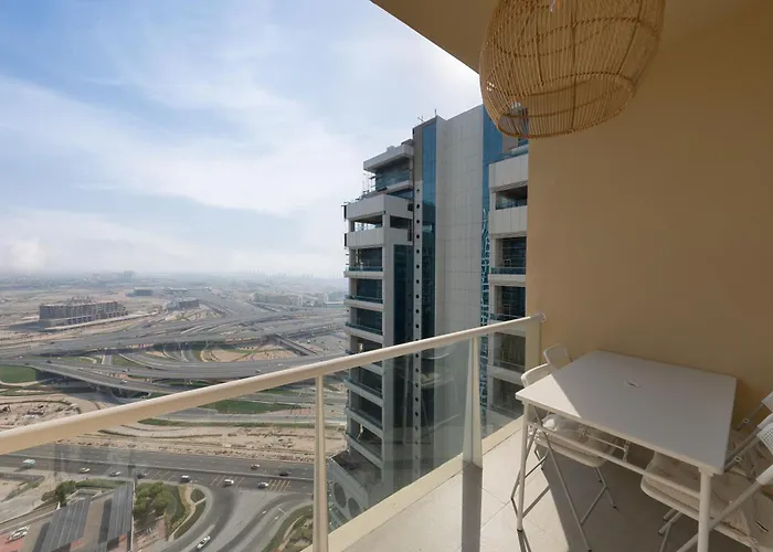 What A View - Very Close To Dmcc Metro Station
