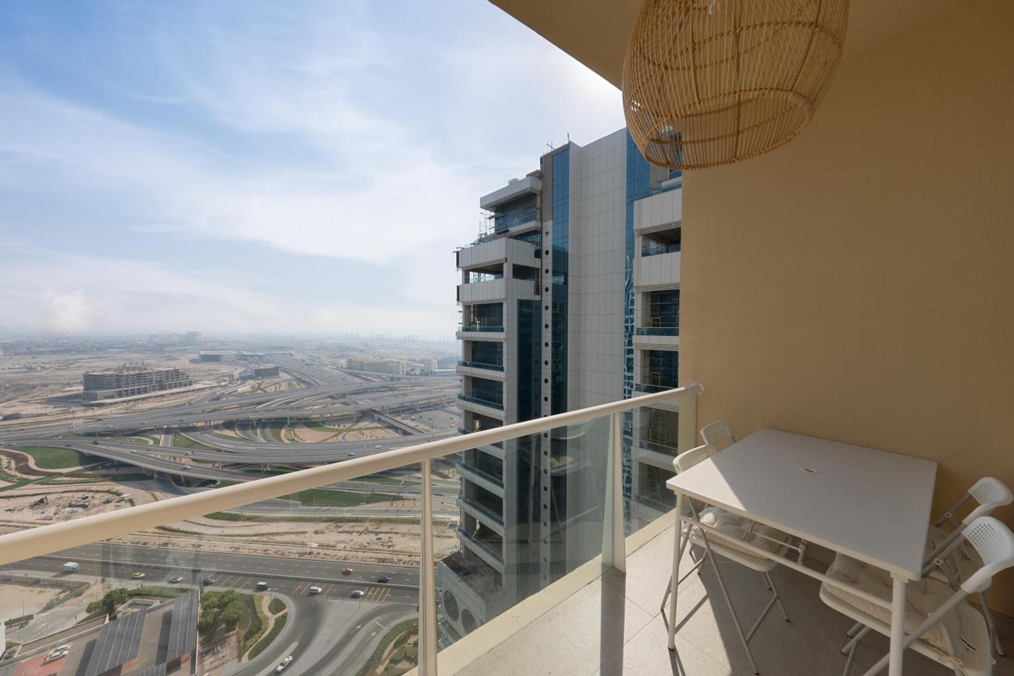 Apartment What A View - Very Close To Dmcc Metro Station *